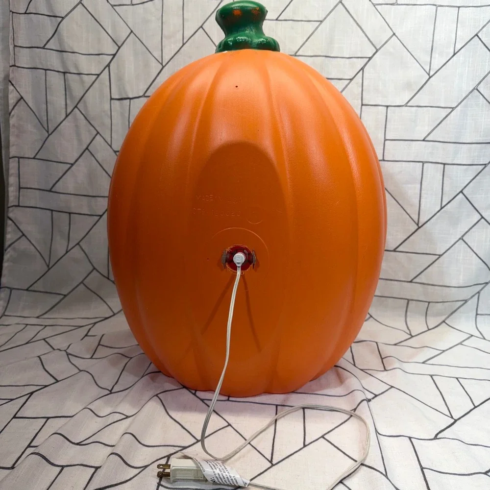 General Foam Plastic Blow Mold Pumpkin 20